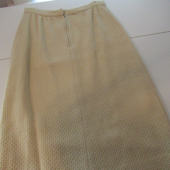 Rona New York 2 piece skirt set - Picture 12 of 12